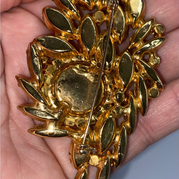 Verified D & E Julianna Large Brooch and Earrings - Picture 7 of 11